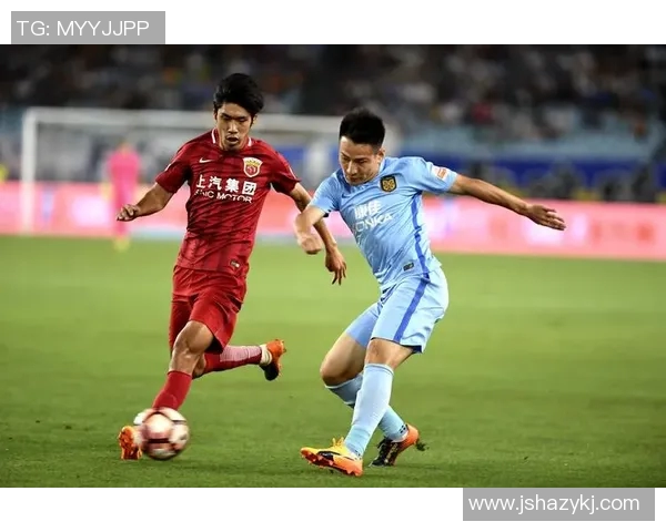 上港队与江苏苏宁激战正酣比分悬念引发球迷热议