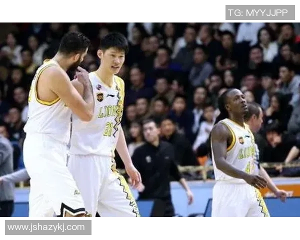 重庆极限运动队在世界攀岩锦标赛中以60分领跑积分榜展现强劲实力