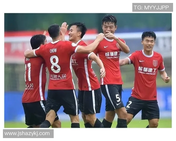 上海足球队防反战术解析:如何在比赛中逆转局势与提升竞争力 上海足球队防反战术解析:如何在比赛中逆转局势与提升竞争力